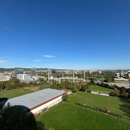 Apartmán Three Towers With Beautiful View And Parking! Bratislava Exteriér fotografie